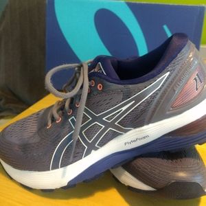 Asics Nimbus 21 running shoes